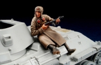 DO__35010_135_Russian Winter Tank Rider 1.jpg